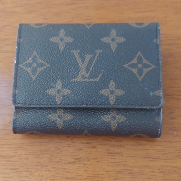 Louis Vuitton Wallet - Picture 3 of 4